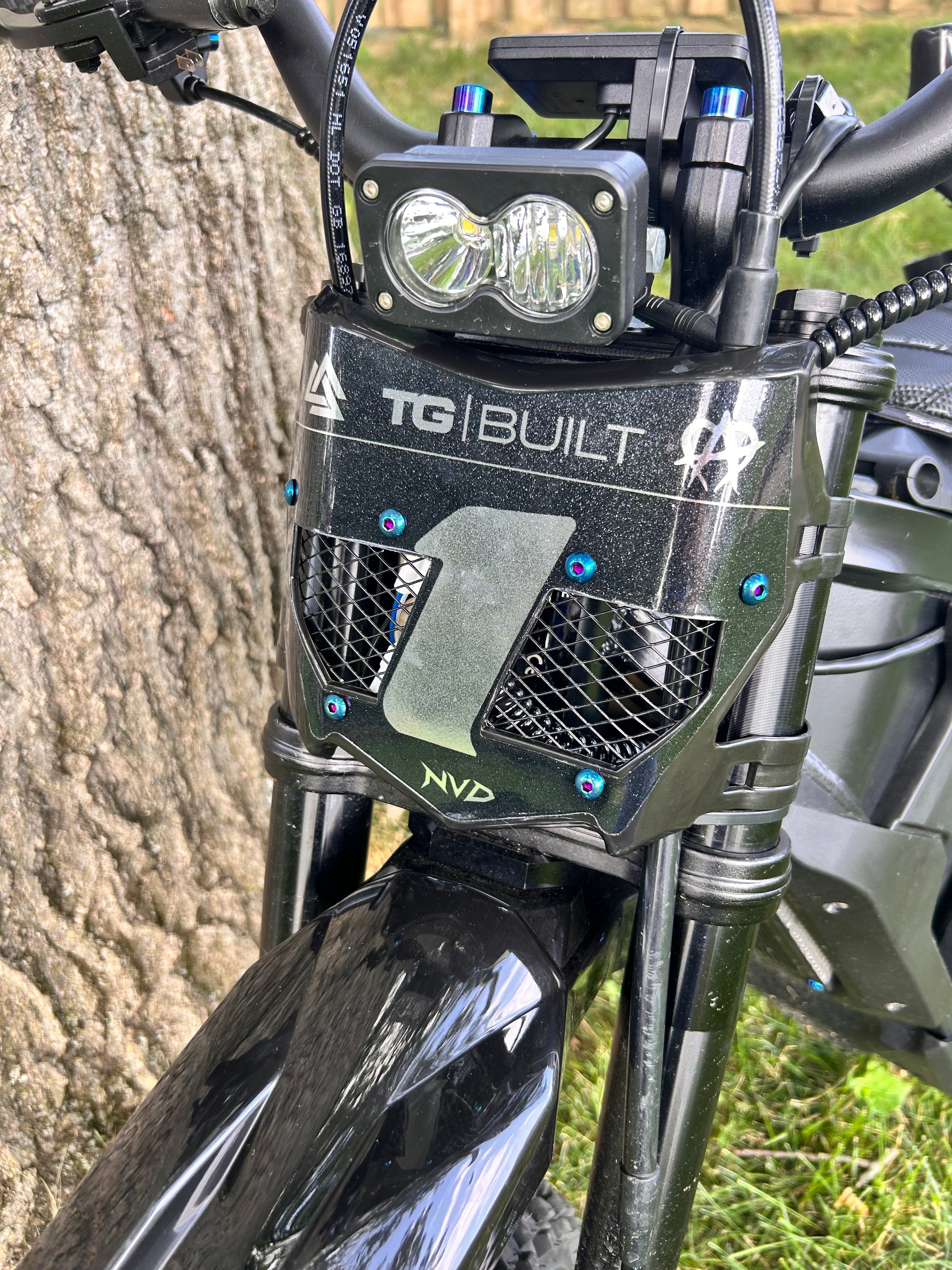V2 Vented Motocutz Plate w/ Titanium
