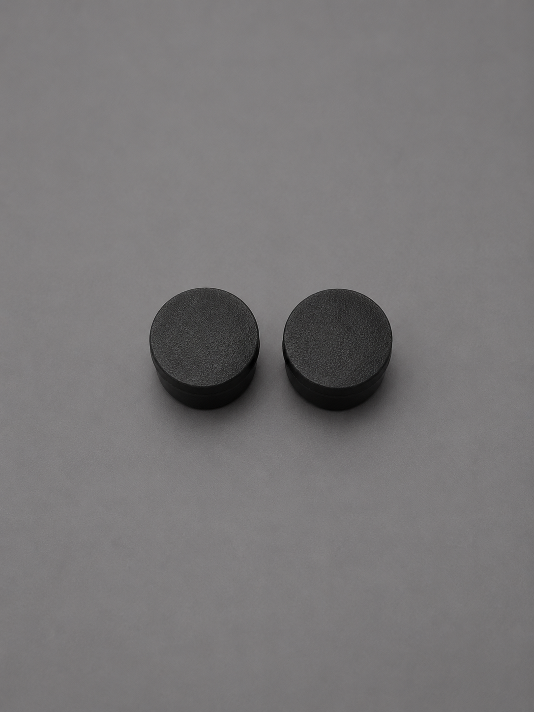 Razor Swing Arm Plugs